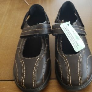 NWT APEX SHOES